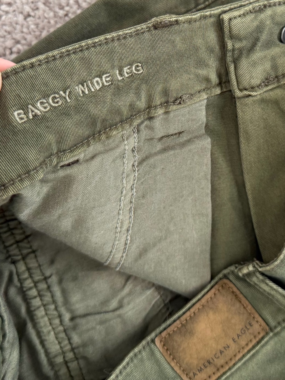 American Eagle Super High-Rise Baggy Wide Leg Cargo Pants in olive green, Sz 12 - Picture 6 of 8